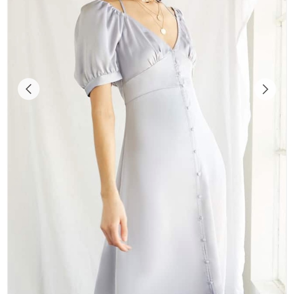 Beautiful button down Satin Dress 💖😍 - Picture 4 of 5